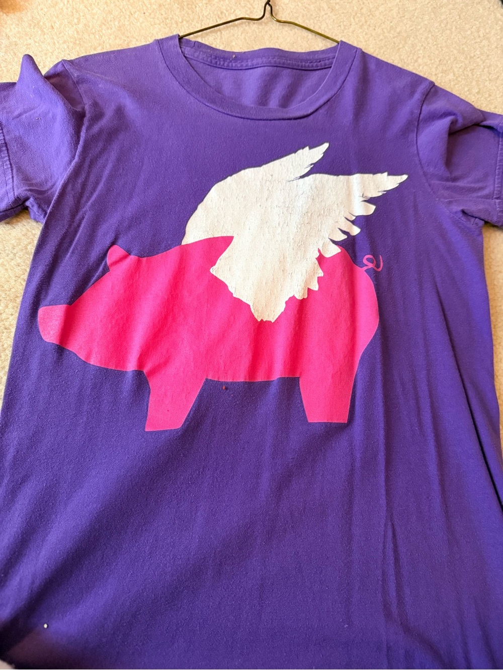 Glamour Kills - vintage Purple Tee with Pink Flying Pig and White Wings